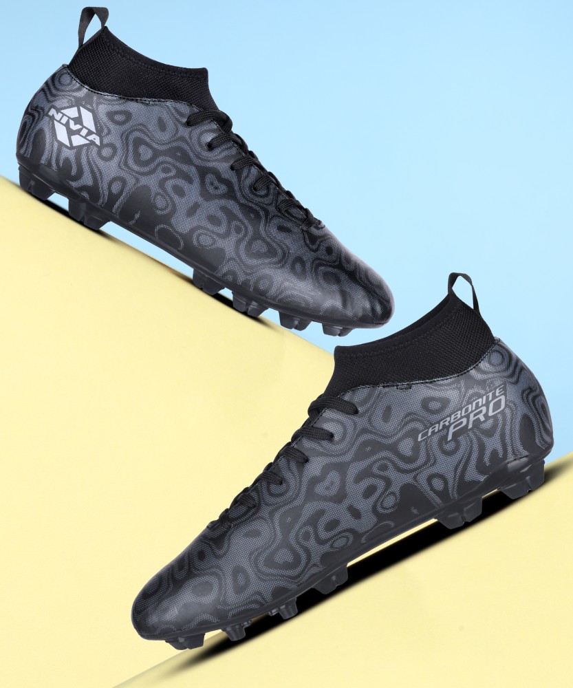 Nivia carbonite store football shoes