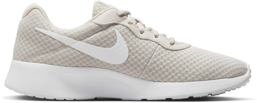 Nike tanjun off white 2025