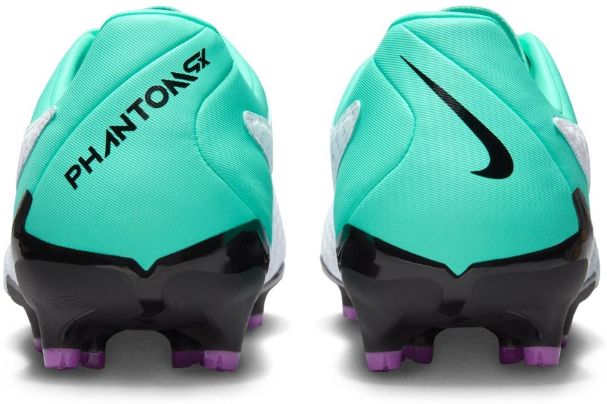 nike studs under 2000