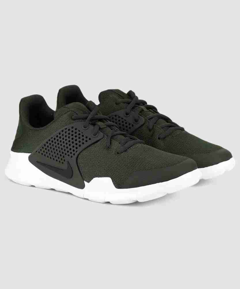 Nike arrowz running shoes deals