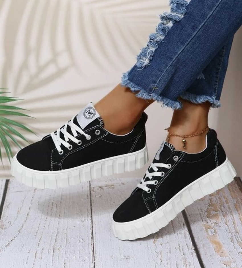 Black casual 2025 sneakers womens