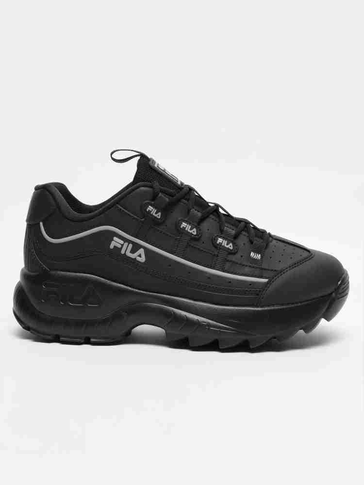 Fila full deals black shoes