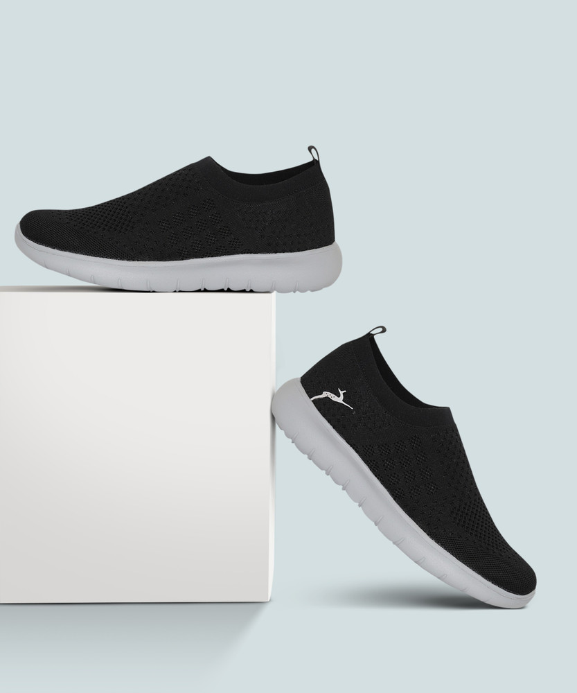 Womens black nike hot sale slip on sneakers