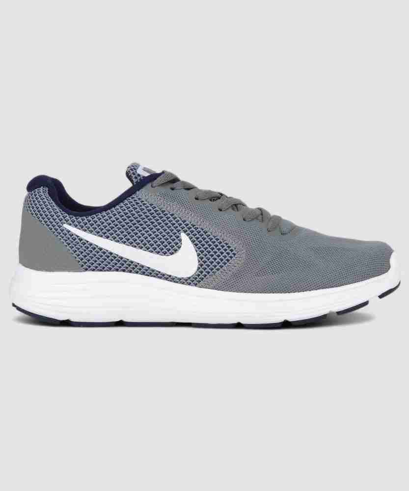 Nike revolution 3 silver hotsell