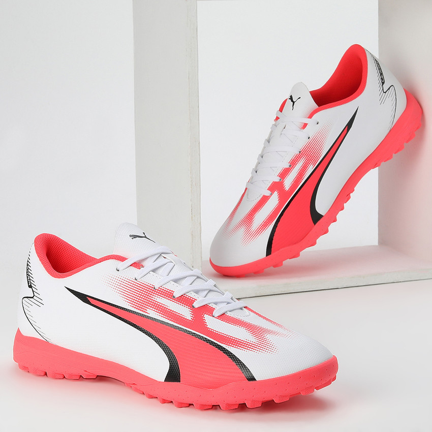 Puma cricket hotsell spikes 219