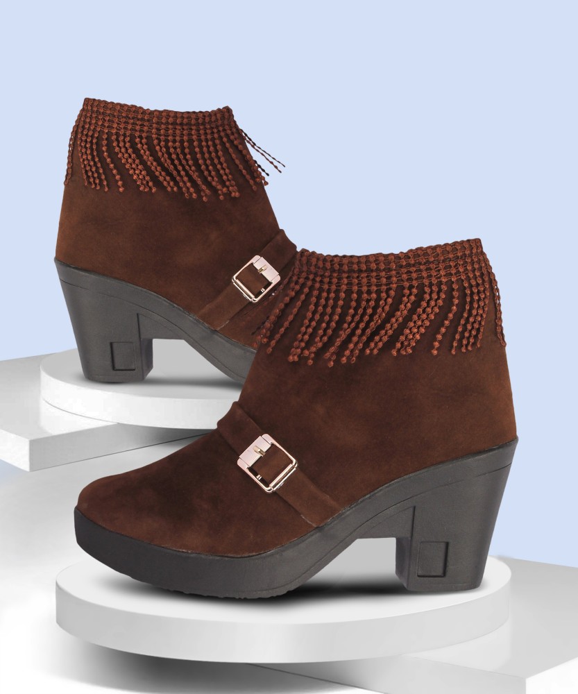 Design deals boots online