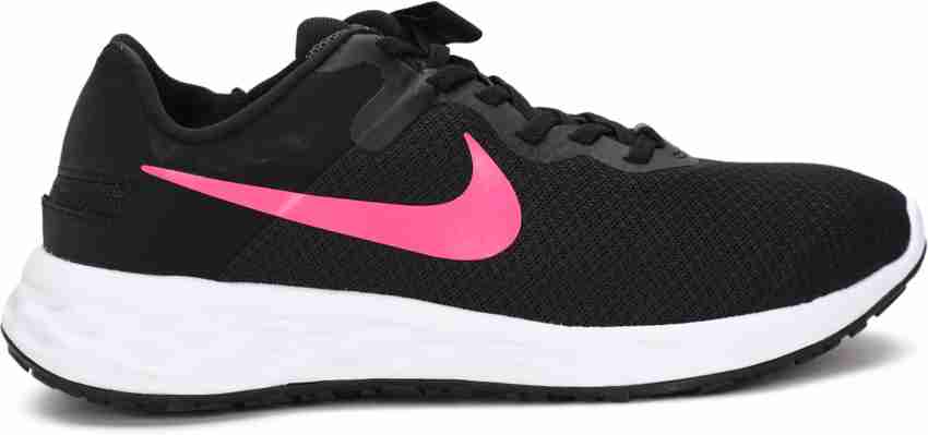 Black nike hotsell walking shoes womens