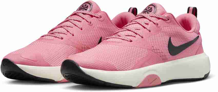 Nike free pink outfit online