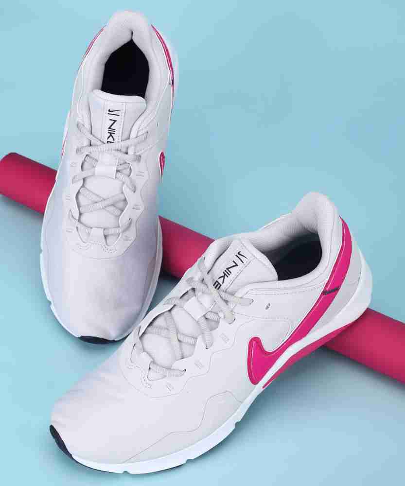 Women's training shoe discount nike legend essential