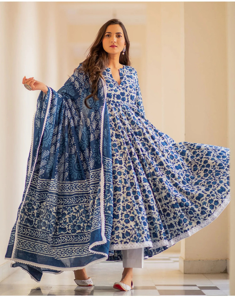 Pasovi Women Gown Pant Dupatta Set Buy Pasovi Women Gown Pant