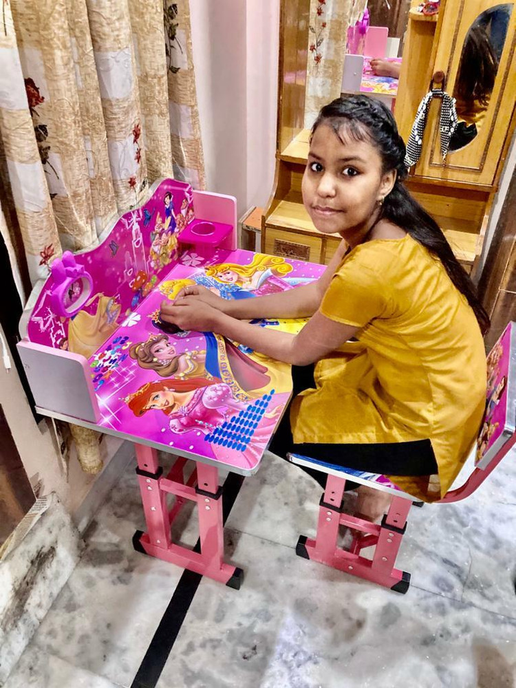 Girls on sale table chair