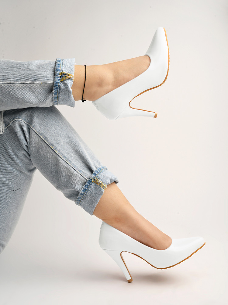 White belly heels 2025