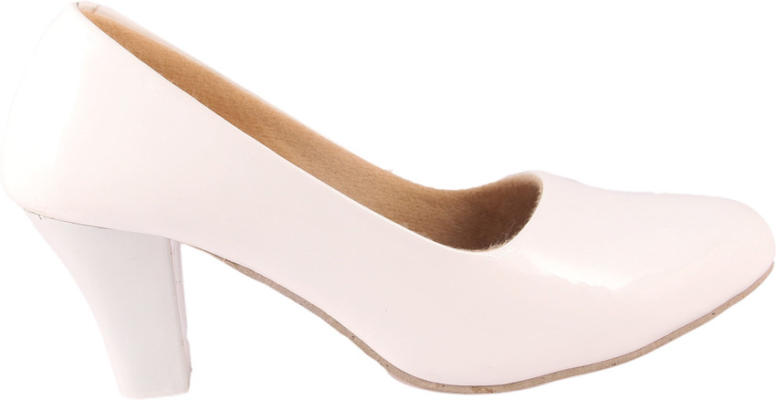 Plain 2025 white pumps