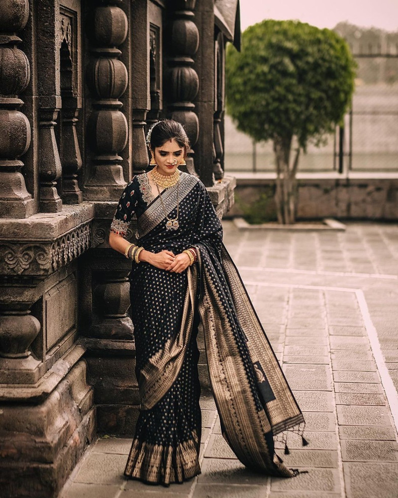 Buy GATIMAN Woven Banarasi Pure Silk Black Sarees Online Best
