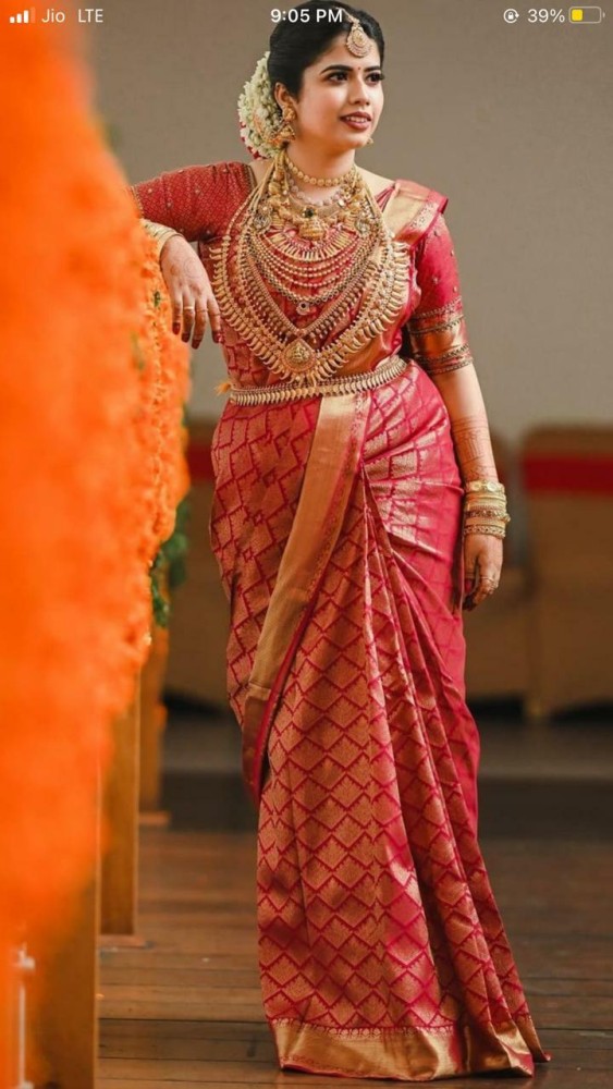 Chilli red kanchipuram silk saree from makers - Chilli red #kanchipuram # silk #saree fr… | Wedding blouse designs, Wedding saree blouse, Wedding  saree collection