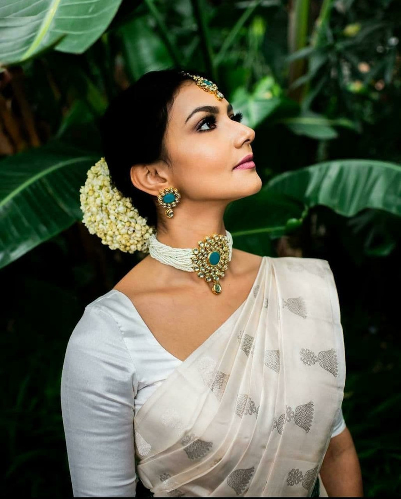 Pearl jewellery cheap with silk saree