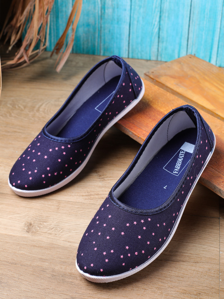 Cut shoes top for girls