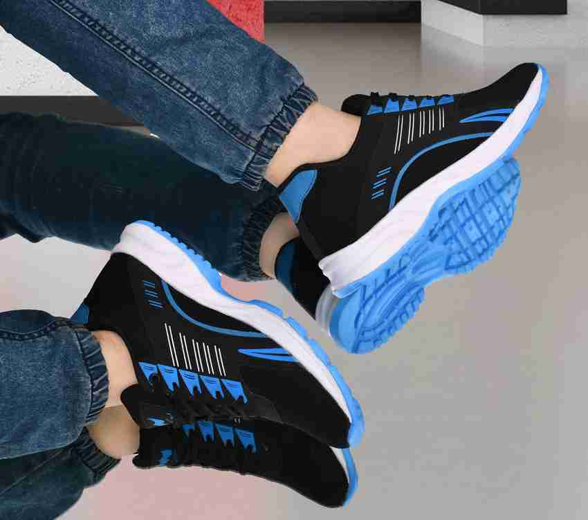 Boys lightweight shoes top
