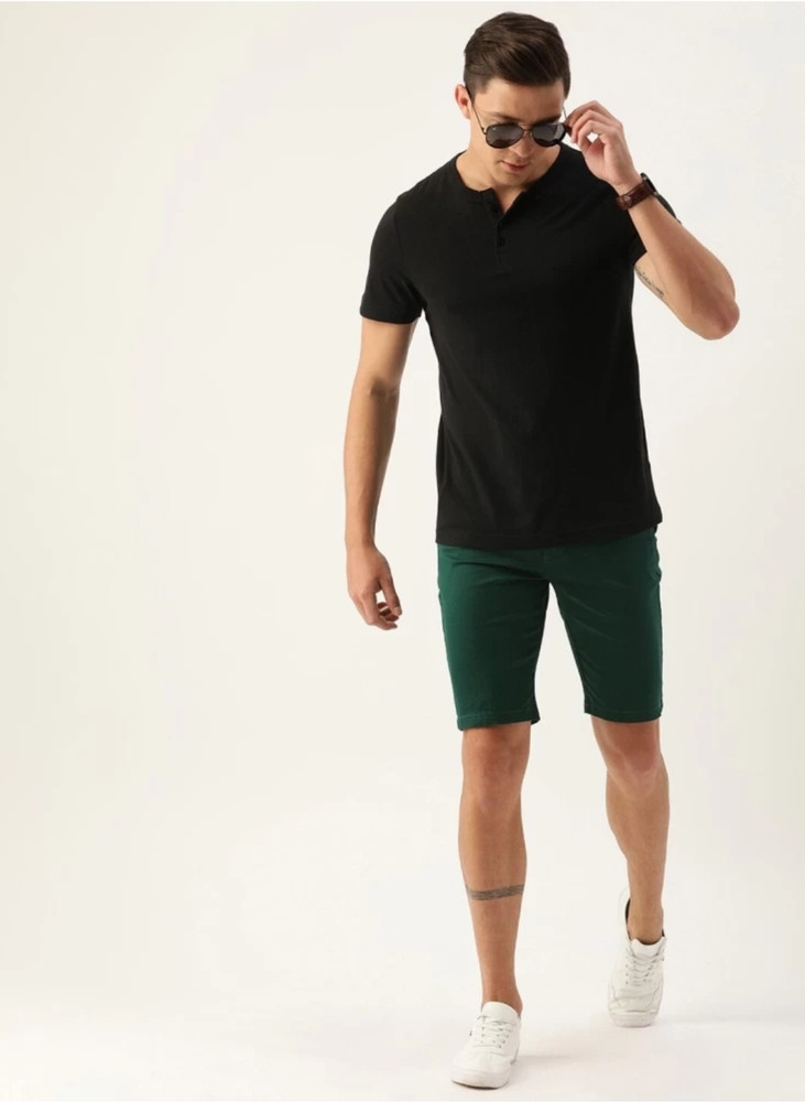 Dark green sales shorts outfit men