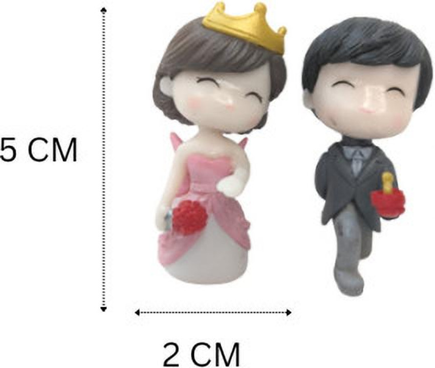 Miniature wedding couple top doll