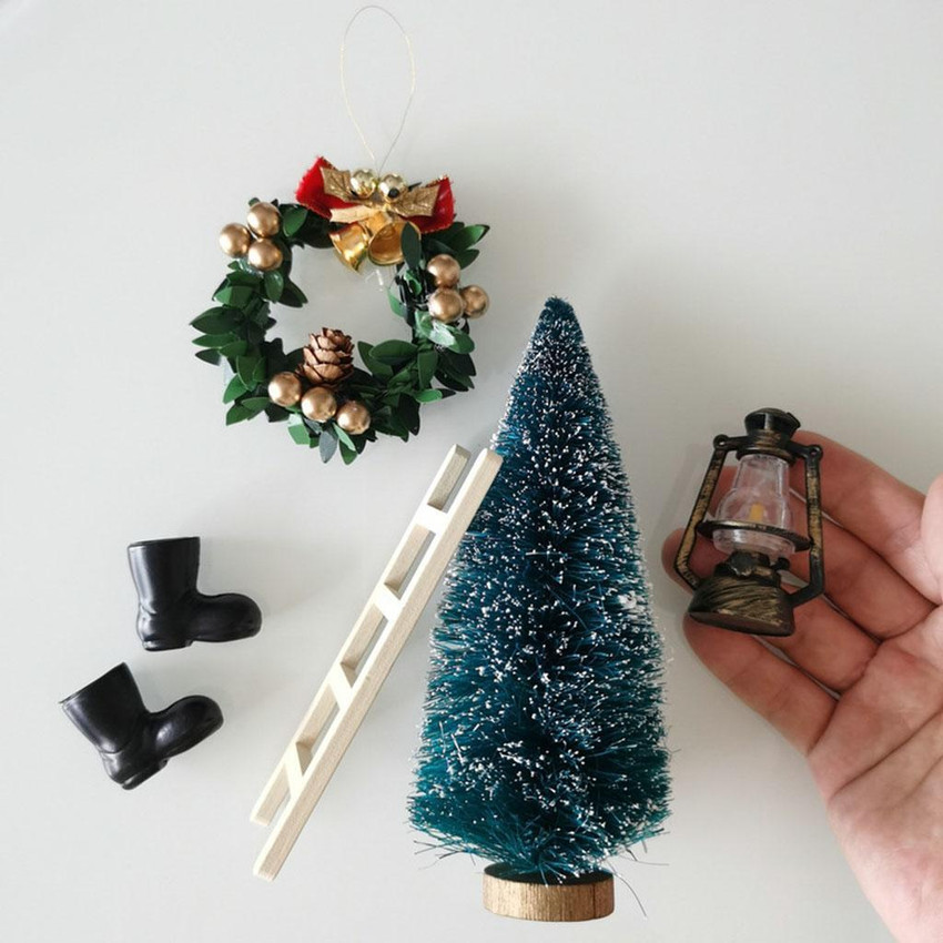 Miniature dollhouse shop christmas decorations