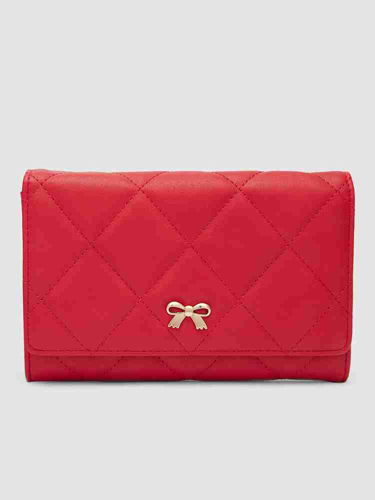 Globus sling bags top