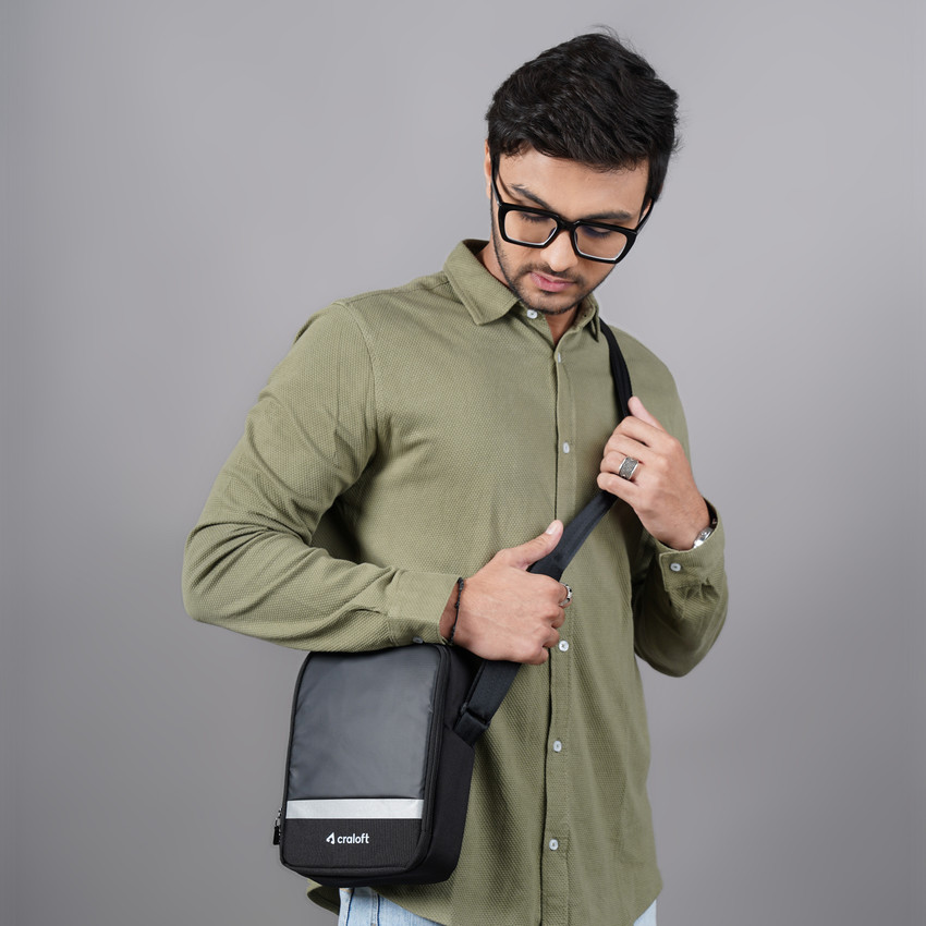 Side carry bag store