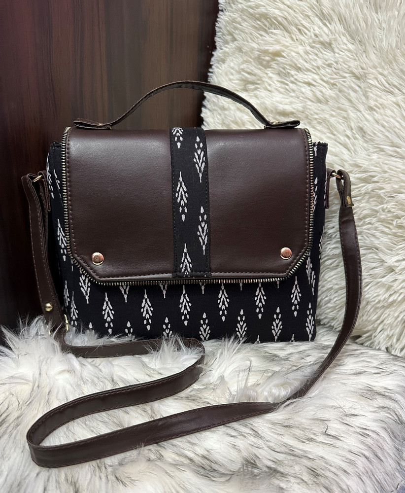 Flipkart women's store sling bag