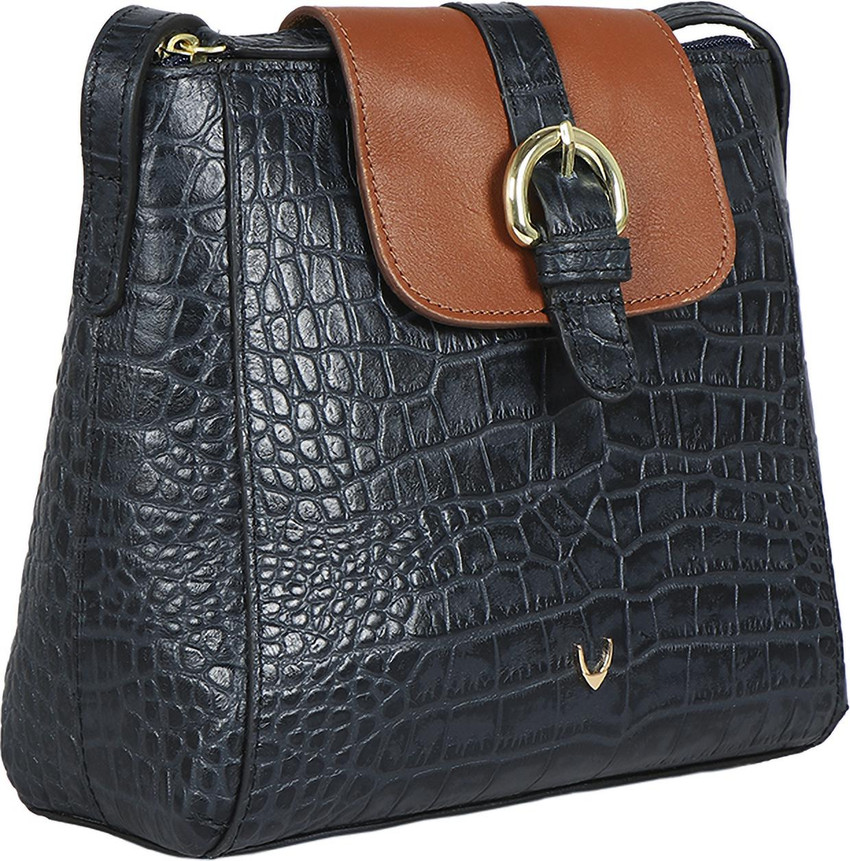 Aggregate 82+ hidesign sling bags flipkart esthdonghoadian