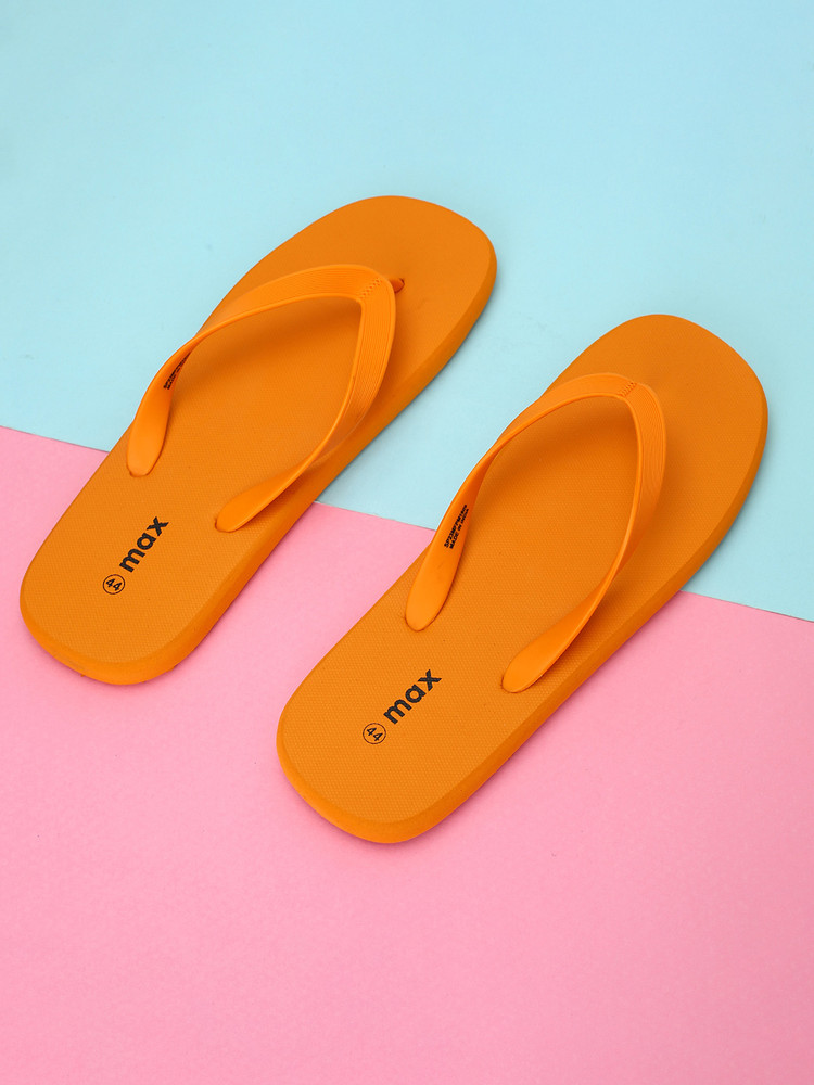 Max chappals online store