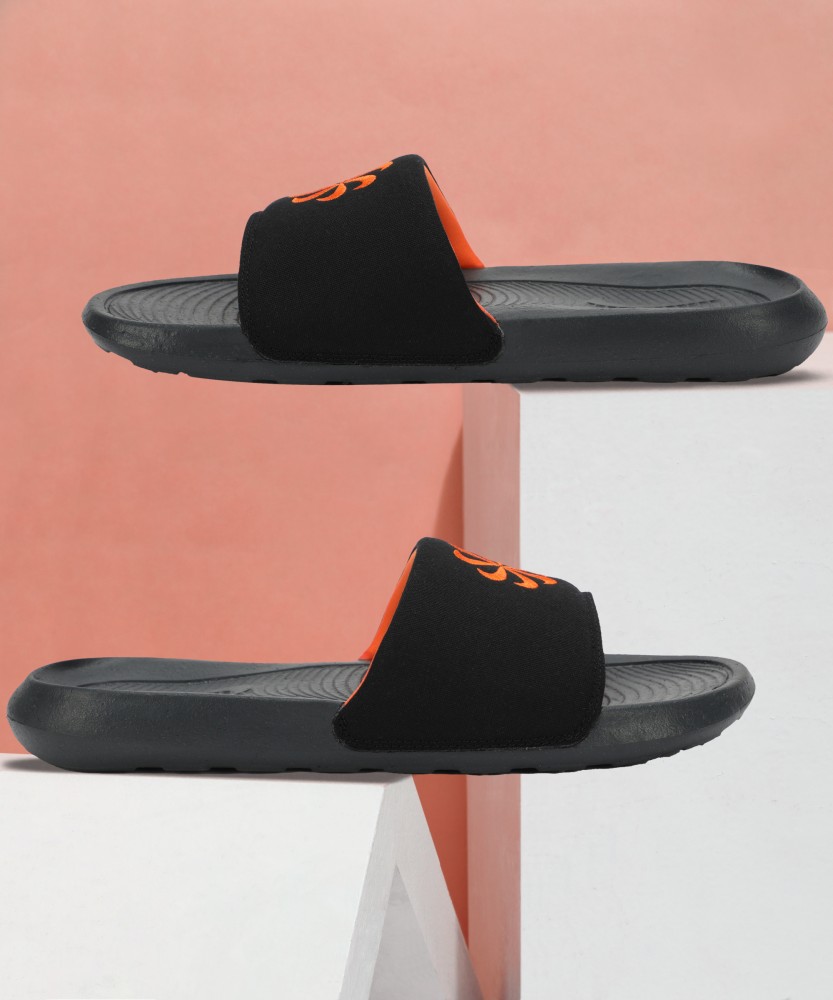 Nike men's discount victori one slides