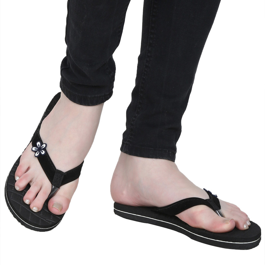 Girls black best sale flip flops