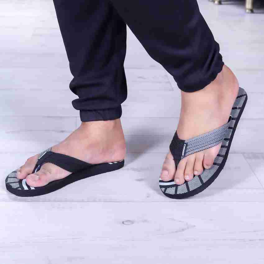 Walking flip flops discount mens