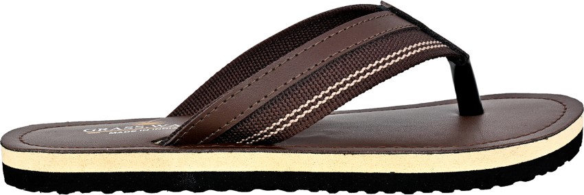 Dockers mens best sale flip flops