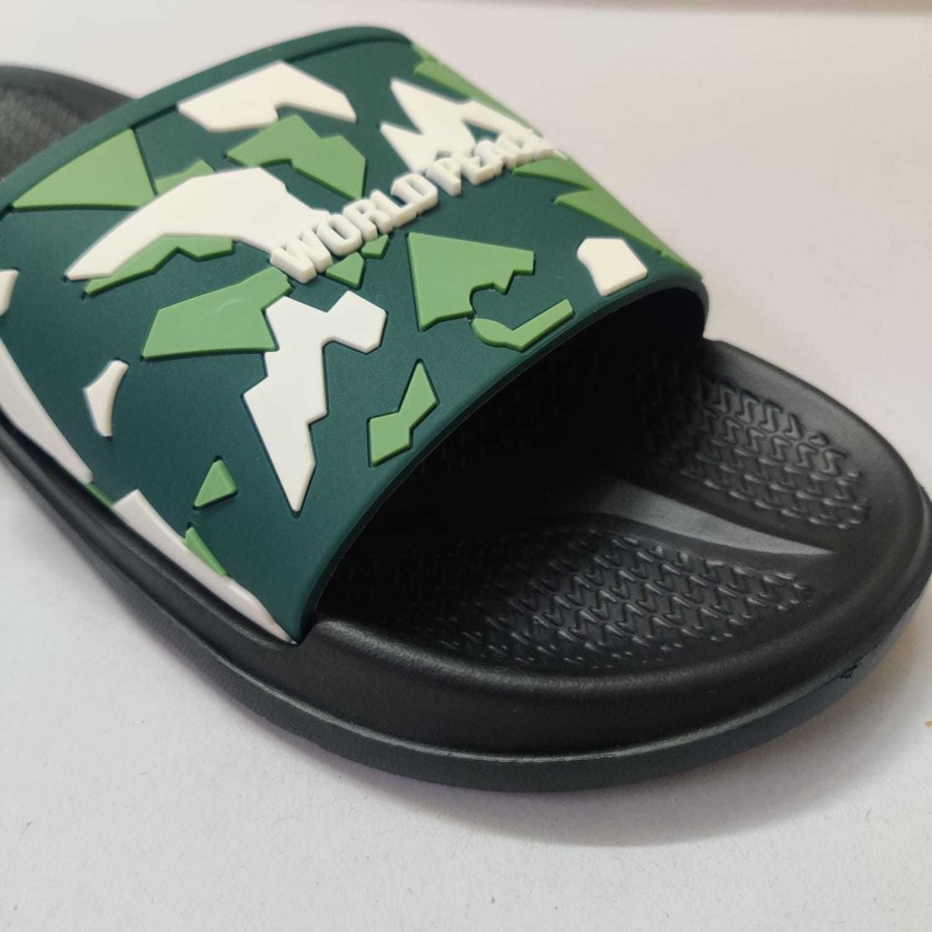 Nike camouflage hot sale flip flops