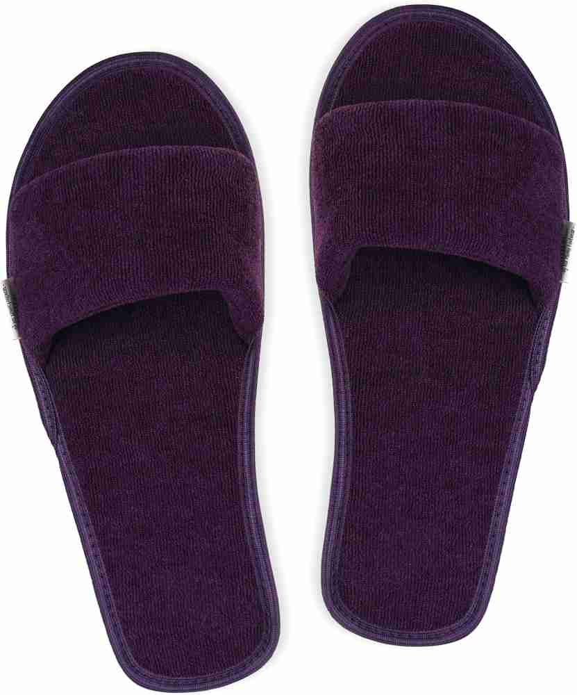 Velvet bedroom online slippers