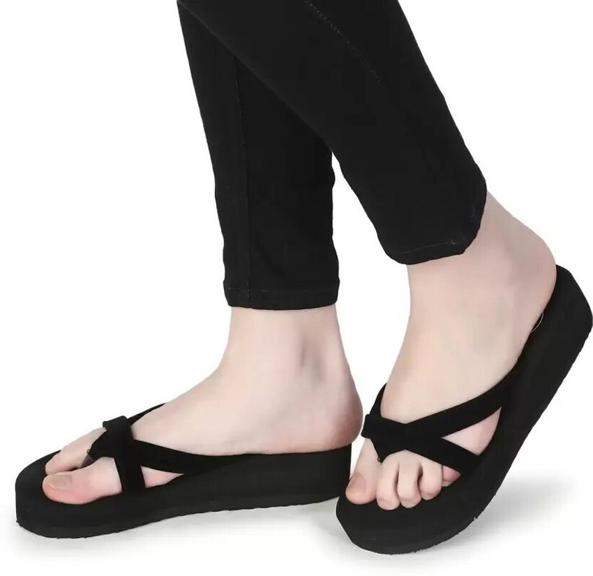 Black chunky hotsell flip flops