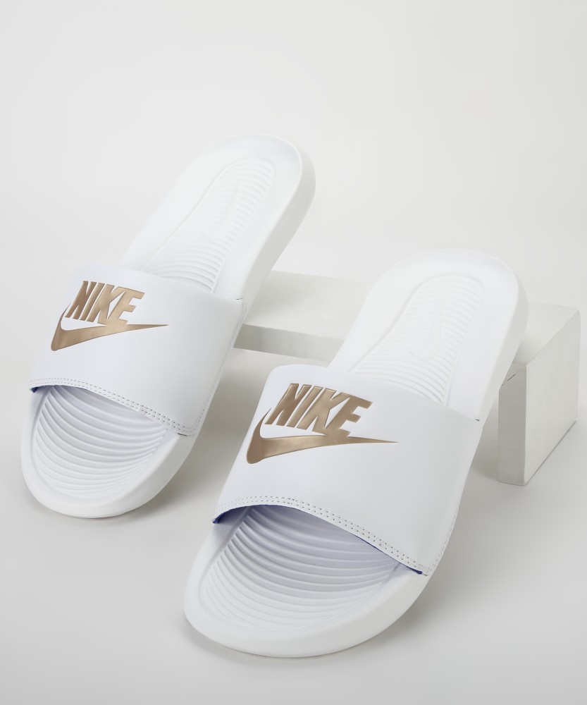 Nike slides flipkart deals