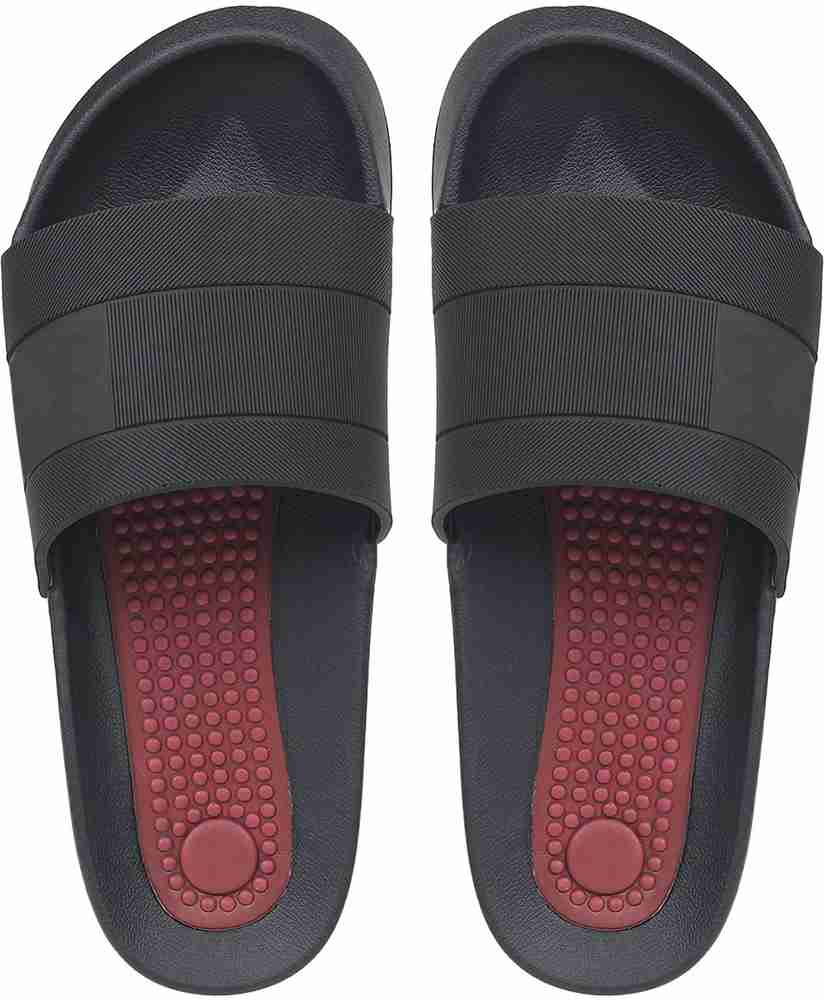 Accessorise shop flip flops
