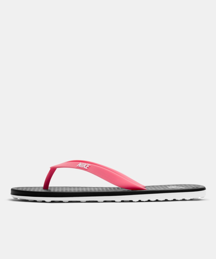 Nike female online slippers