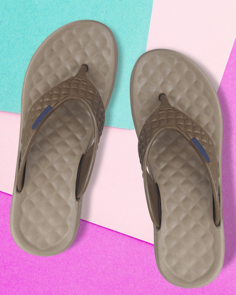 These Comfy Reef Flip-flops Are 43% Off at