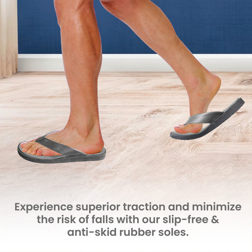 Flip flops with traction 2025