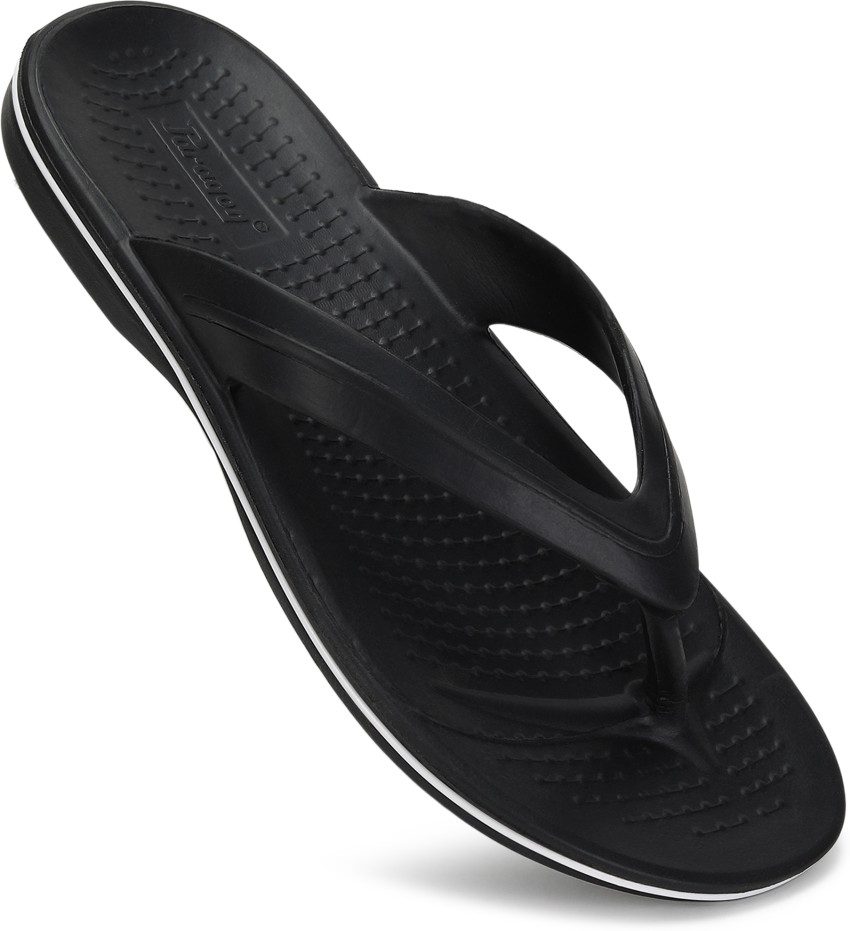 Black plastic best sale flip flops