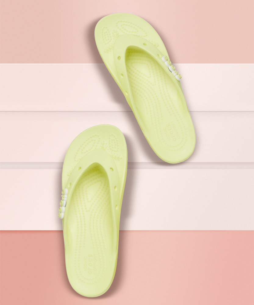 crocs flip flops flipkart
