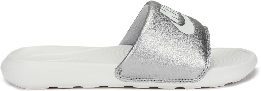 Nike 2025 benassi silver