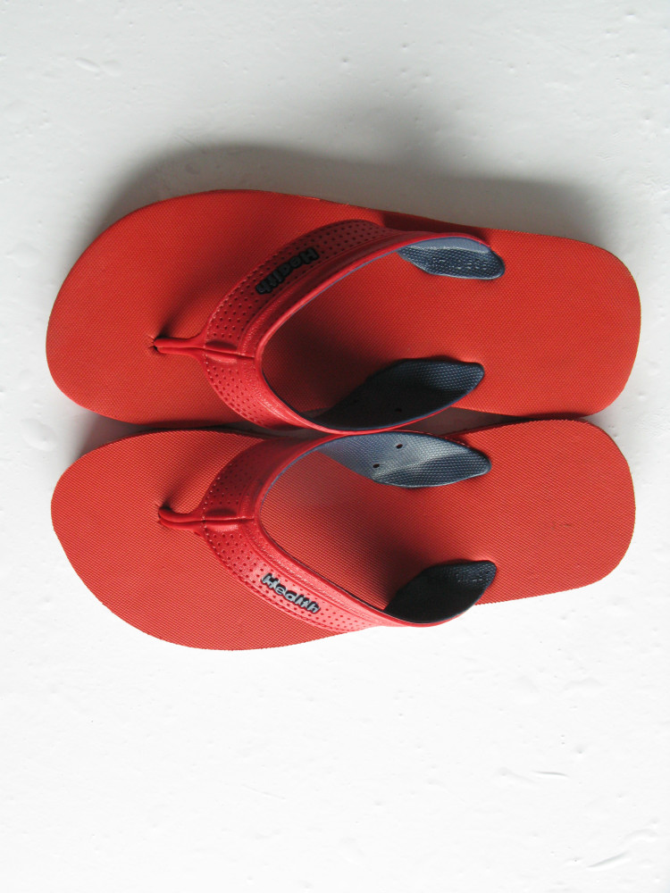Goofy flip flops discount