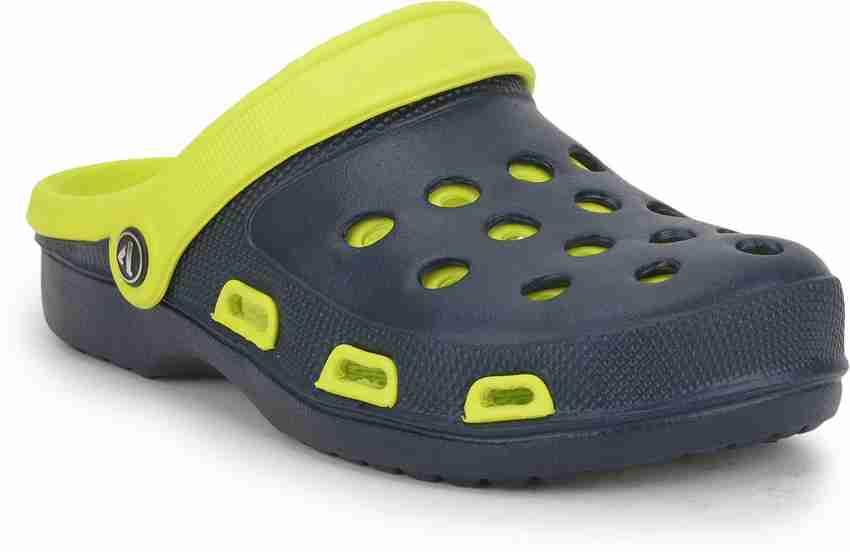 Aqualite crocs price clearance