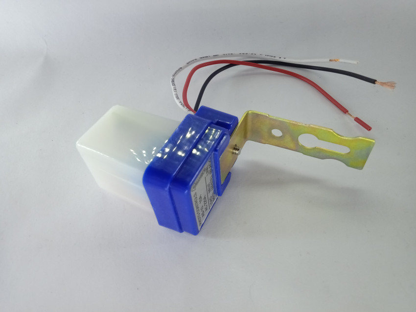 Lampion Electronics 12 Volt DC Battery Operated Auto Day Night On Off Sensor Switch 1Pc Smart Switch Price in India Buy Lampion Electronics 12 Volt DC Battery Operated Auto Day Night On Off Sensor Swi...