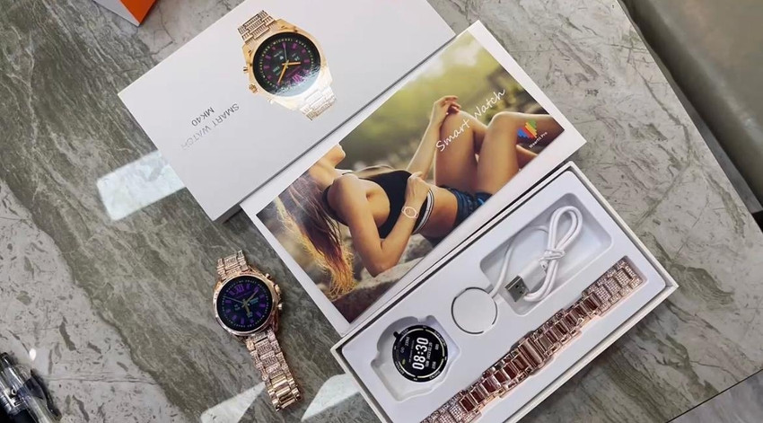 Mk smart watch top with diamonds