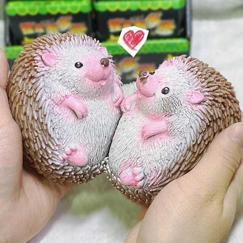 Raregets Squishy Stress Relief Hedgehog Toy Stress Buster for Kids Adults Fidget Toy 9.6 cm Squishy Stress Relief Hedgehog Toy Stress Buster for Kids Adults Fidget Toy